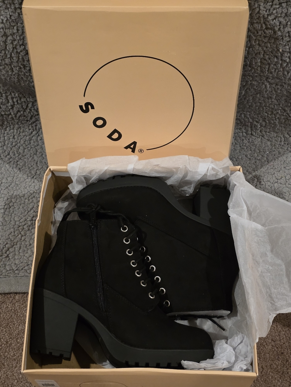 🆕SODA Womens Second Black Suede Chunky Heel Ankle Boots New in Box!